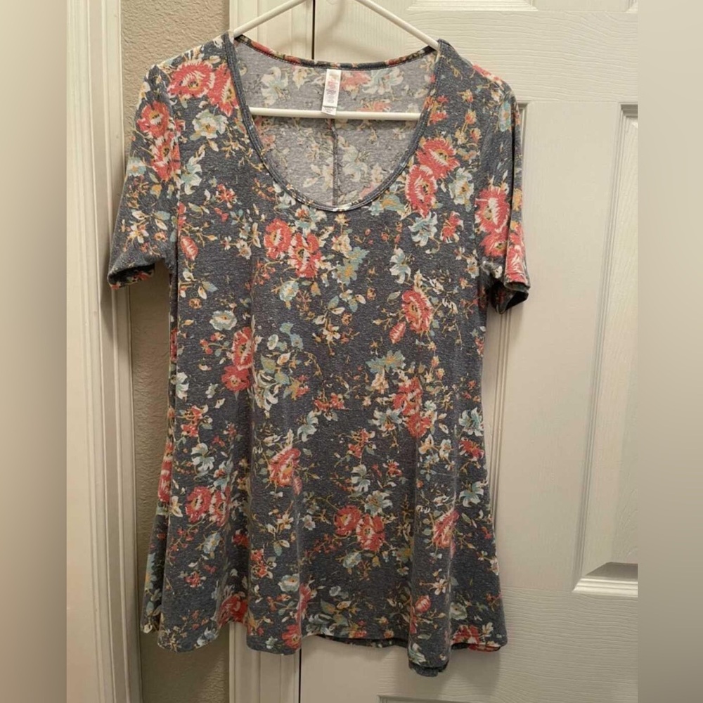 LuLaRoe Floral Short Sleeve Top - Gray and Pink